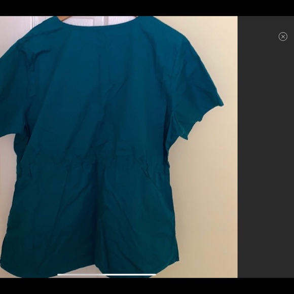 Koi scrub top - Picture 3 of 3